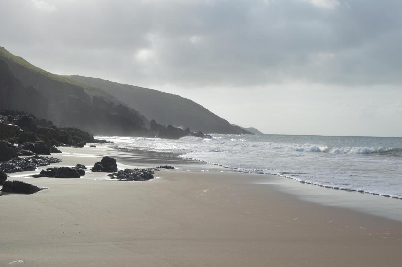 Galwad Y Mor A Coastal Escape In Pembrokeshire'S National Parks Villa Lamphey Kültér fotó